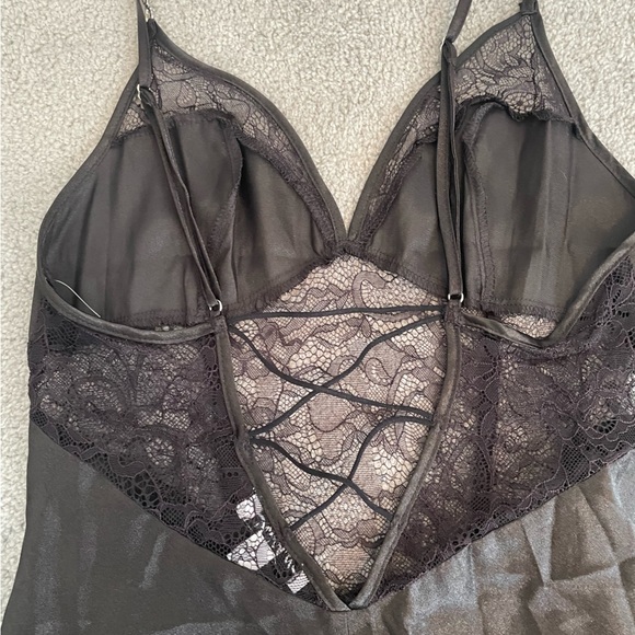 New Lace Lingerie Slip - Picture 2 of 8